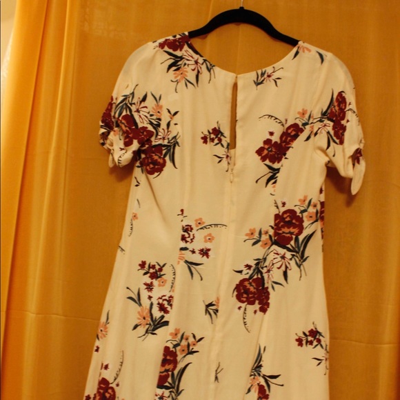 Flowered Cream Dress - Picture 7 of 7